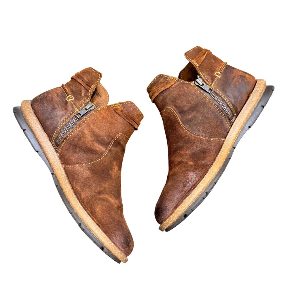 Born‎ Brown Distressed Suede Wyter Ankle Booties Women's Size 9.5 - Picture 3 of 11